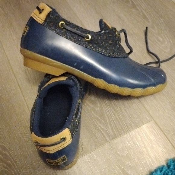 Sperry Blue and Tan Boots Waterproof Duck Design - Picture 6 of 9